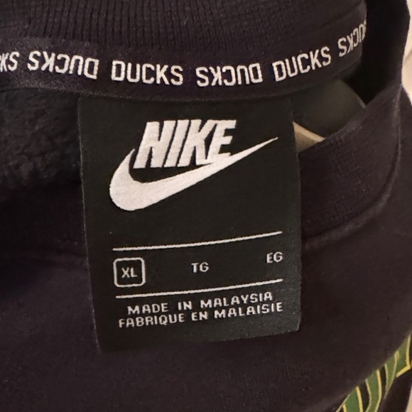 Nike Black Oregon Crewneck Sweatshirt - Picture 2 of 3